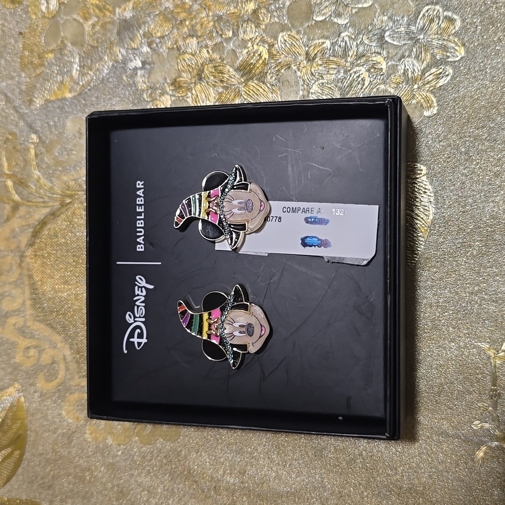 Disney x Baublebar Minnie Earrings. OS.